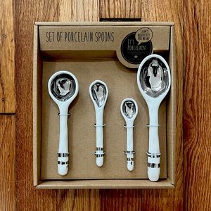 Pampa Bay Set of Porcelain Spoons, Four Piece